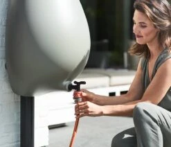 Elho Pure Raindrop 70L - Geel/Oker -Tuin Verkoop 1200x1028 1