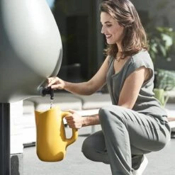 Elho Pure Raindrop 70L - Geel/Oker -Tuin Verkoop 1200x1200 225