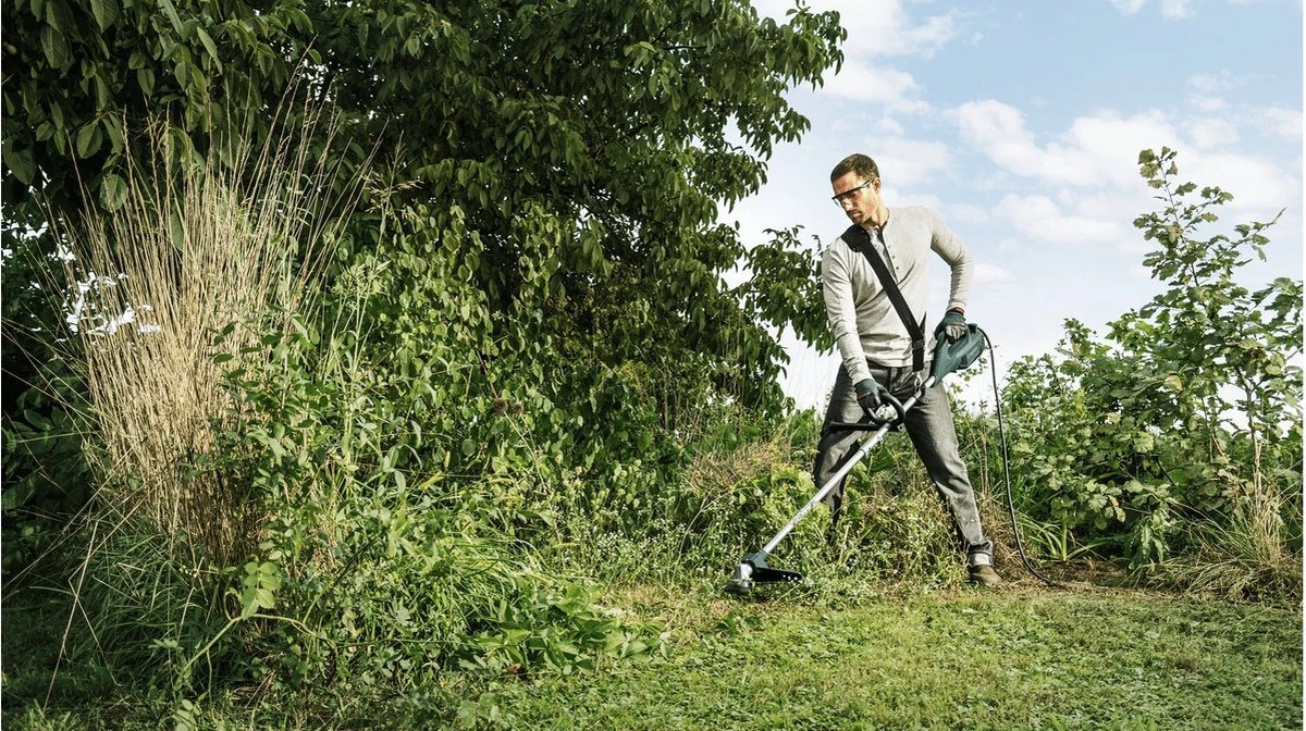 Bosch AFS 23-37 Bosmaaier - 950 W - Op Snoer - Incl. Mes En Draad 5 Bosch AFS 23-37 Bosmaaier - 950 W - Op Snoer - Incl. Mes En Draad - Image 5