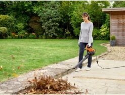 Black & Decker BLACK+DECKER BEBLV300SB-QS Bladblazer - 404 Km/u - 3000W - Zuig-/blaasfunctie - Gesnoerd -Tuin Verkoop 1200x911