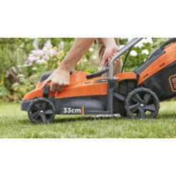 Black & Decker BLACK+DECKER 2x18V Grasmaaier BCMW33184L2-QW 33 Cm Incl. Twee 4,0 Ah Accu's -Tuin Verkoop 123 490