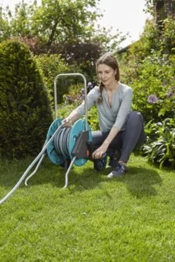 GARDENA - AquaRoll CleverRoll S Set Slangenwagen - Incl. 20 M Slang - Maximaal 40 M Opbergcapaciteit -Tuin Verkoop 798x1200 2